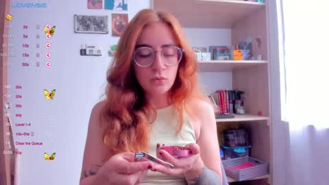 Giggles  online show from February 28, 1:47 pm