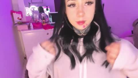 Lindaa maria  online show from November 23, 3:32 pm