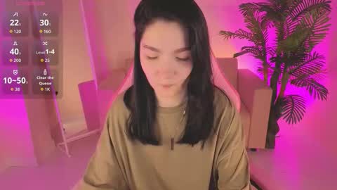 Linda online show from December 5, 1:27 am