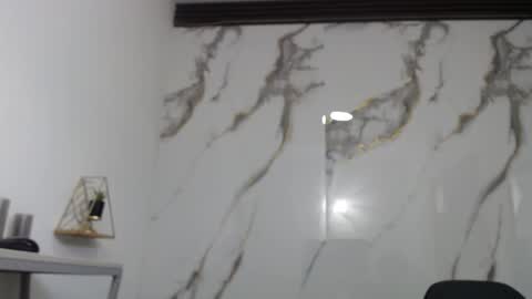  Lindsey  online show from April 5, 1:08 pm