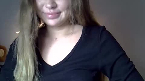 Anna online show from January 8, 9:53 pm