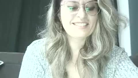 lionessmom online show from October 13, 9:28 pm