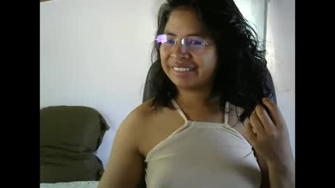 liora online show from March 27, 4:40 am