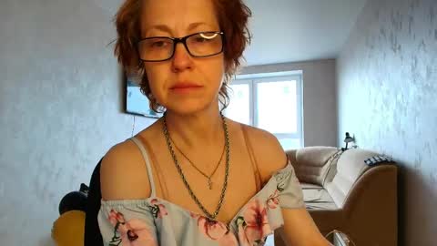 Liora Weiss online show from May 15, 5:16 am