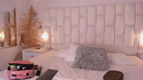 Lisa Baker online show from January 10, 1:11 am