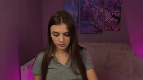 Lisa online show from November 19, 1:10 pm