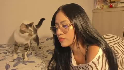 Lisa Thompson online show from April 19, 1:50 am