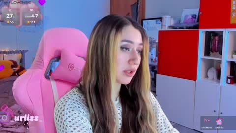 Snapshot of lisamayson chatting on December 5, 12:58 am LISA online show from December 5, 12:58 am