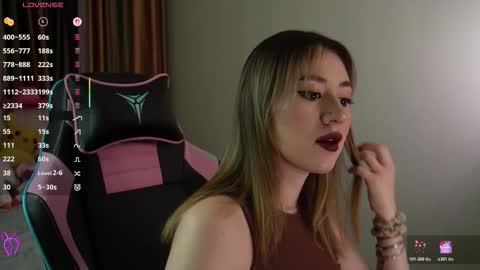 Snapshot of lisamayson chatting on October 22, 3:57 pm LISA online show from October 22, 3:57 pm