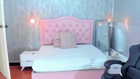 L I S S A  online show from March 2, 9:49 am