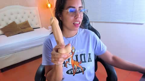 L I S S A  online show from March 10, 3:23 am