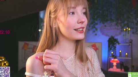 Snapshot of lissa_meooow chatting on October 22, 5:54 am your Liza again. Next stream Dec. 1 at 2 or 3 GMT online show from October 22, 5:54 am