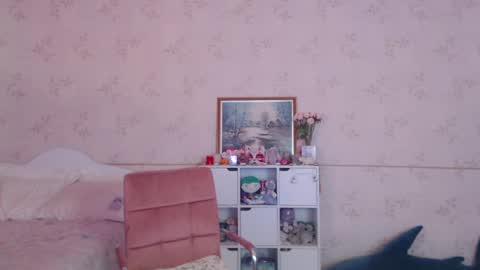 Alice Dont forget to thumbs up its very important  online show from April 2, 10:22 am