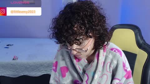 Snapshot of little__amy_ chatting on January 28, 11:17 pm  AMY  online show from January 28, 11:17 pm