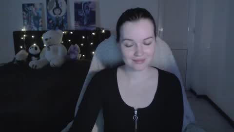 little__flowers online show from October 25, 8:35 am