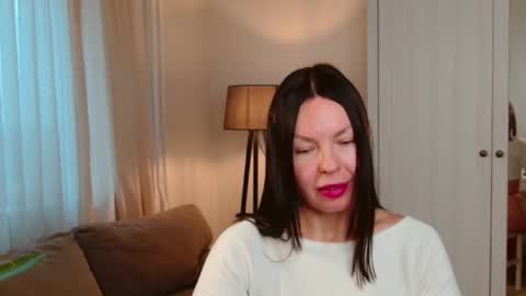 Nicole online show from December 15, 1:07 pm