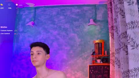 Snapshot of little_twiink chatting on September 25, 1:34 am Juan Ferrer online show from September 25, 1:34 am