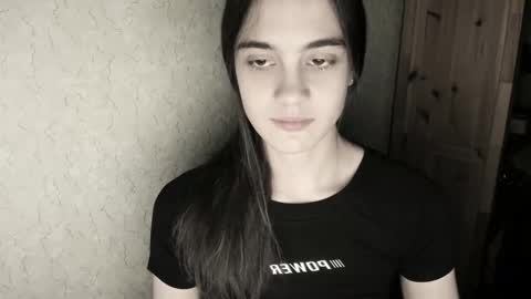 littleashleyy online show from December 22, 2:24 pm