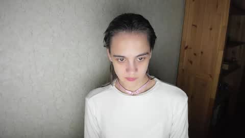 littleashleyy online show from December 2, 7:01 pm