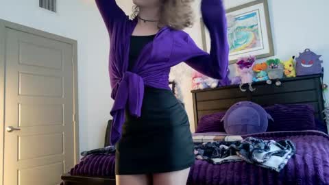 littledeathtrap online show from April 16, 8:09 pm