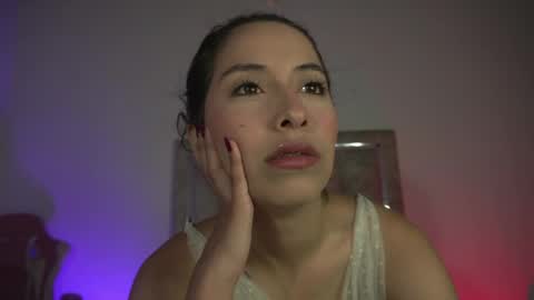littlee_emma_ online show from May 19, 11:23 pm