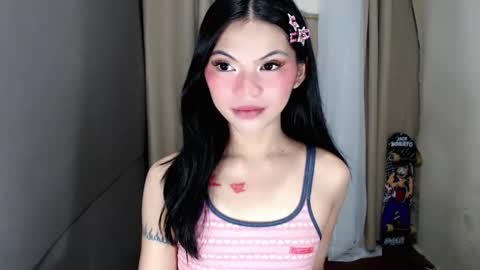 littlelace_ online show from April 7, 10:12 pm
