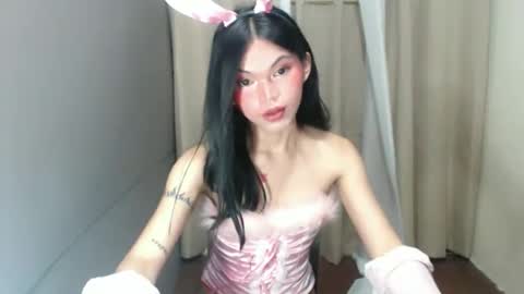 littlelace_ online show from February 13, 10:57 pm