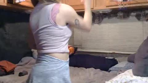 littleleo96 online show from November 28, 9:16 am