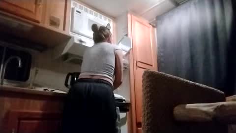 littleleo96 online show from November 1, 5:06 am