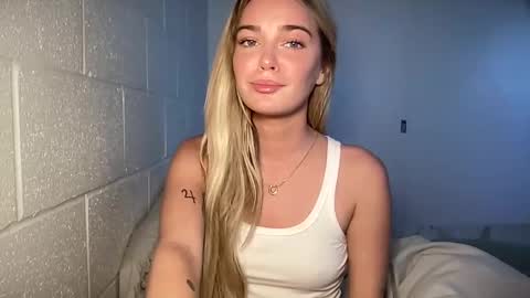 Marciabrady online show from February 12, 9:01 pm