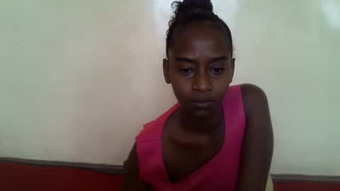 littlesandie online show from November 20, 5:28 am