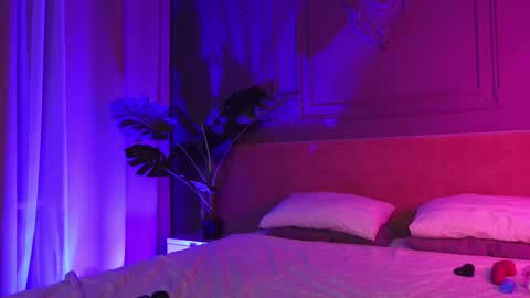 Liv 3 online show from November 29, 3:52 pm