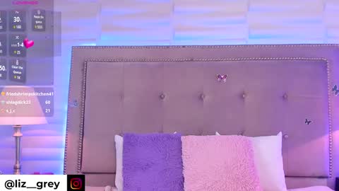 Snapshot of liz_grey_ chatting on February 8, 4:47 am    online show from February 8, 4:47 am