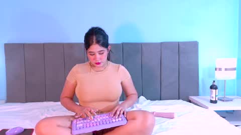 LIZZ   online show from April 21, 1:31 am