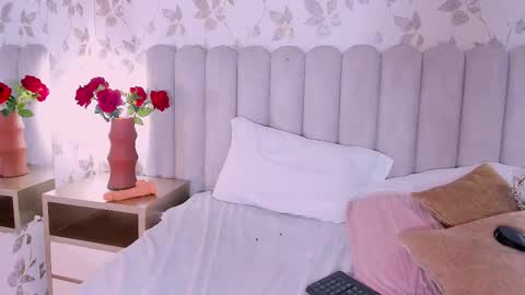 LIZZ   online show from January 9, 9:31 pm