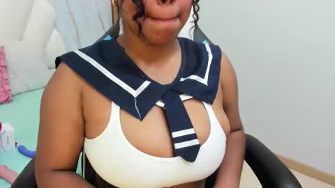 lizzie_williamss online show from November 2, 5:07 am