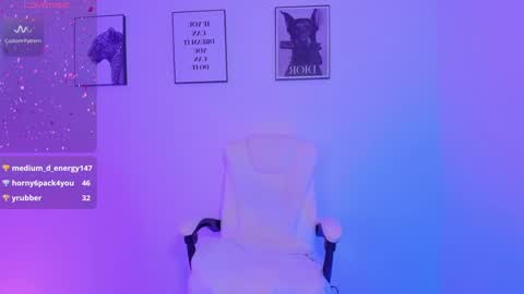 lizzyponcee online show from September 19, 6:06 am