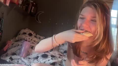 lizzybunny online show from January 29, 2:00 pm