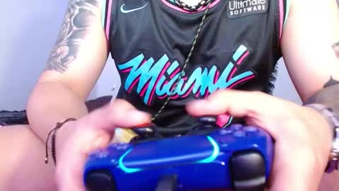 lliamm 2 online show from October 22, 5:10 am