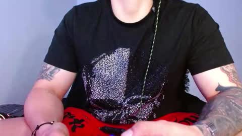 lliamm 2 online show from October 19, 4:17 am