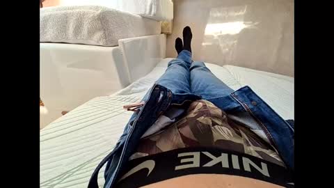 Lo82 online show from February 23, 2:35 pm