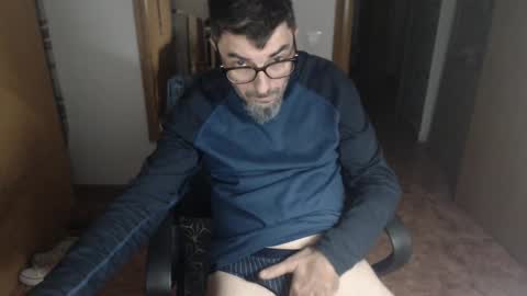 Snapshot of lobosolitario73 chatting on October 31, 12:00 am lobosolitario73 online show from October 31, 12:00 am