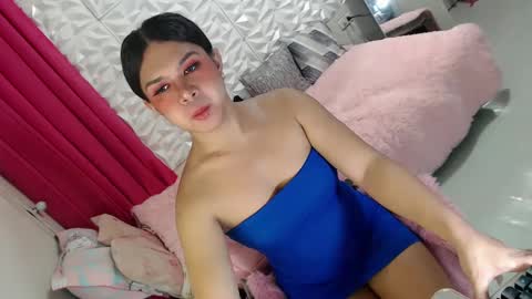 Snapshot of lobotara69 chatting on February 22, 1:44 am Thea online show from February 22, 1:44 am