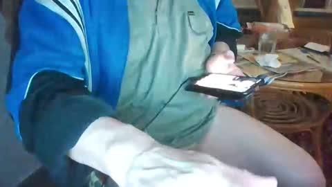 Snapshot of loewe39238 chatting on February 11, 8:20 pm loewe39238 online show from February 11, 8:20 pm