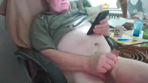 Snapshot of loewe39238 chatting on September 13, 7:44 am loewe39238 online show from September 13, 7:44 am