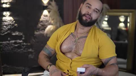 logan_cardenas1 online show from March 14, 12:14 am