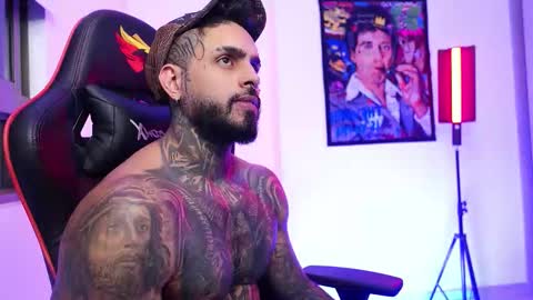 logan_hugh8 online show from November 5, 6:48 am