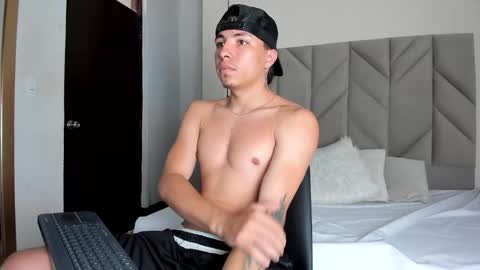 LoganGreys online show from February 4, 9:30 pm