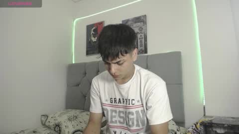 loganjhonson19 online show from January 6, 2:04 am