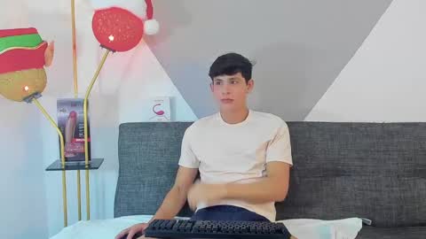 loganoficialx online show from December 29, 9:17 am